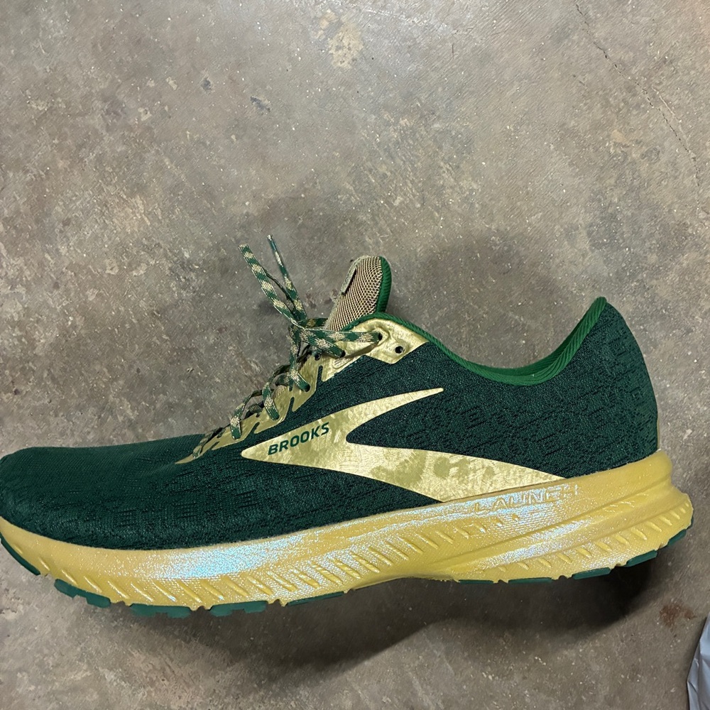 Brooks Men's Green and Gold Launch 7 Running Shoes - Picture 6 of 7